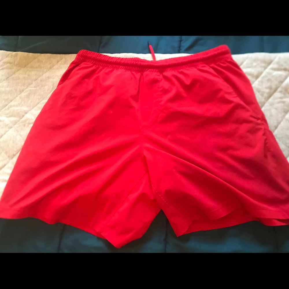 red lululemon shorts 7”